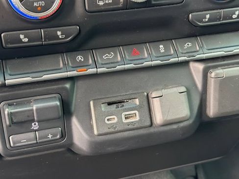 Used 2019 GMC Sierra 1500 SLT AWD/4WD image 30