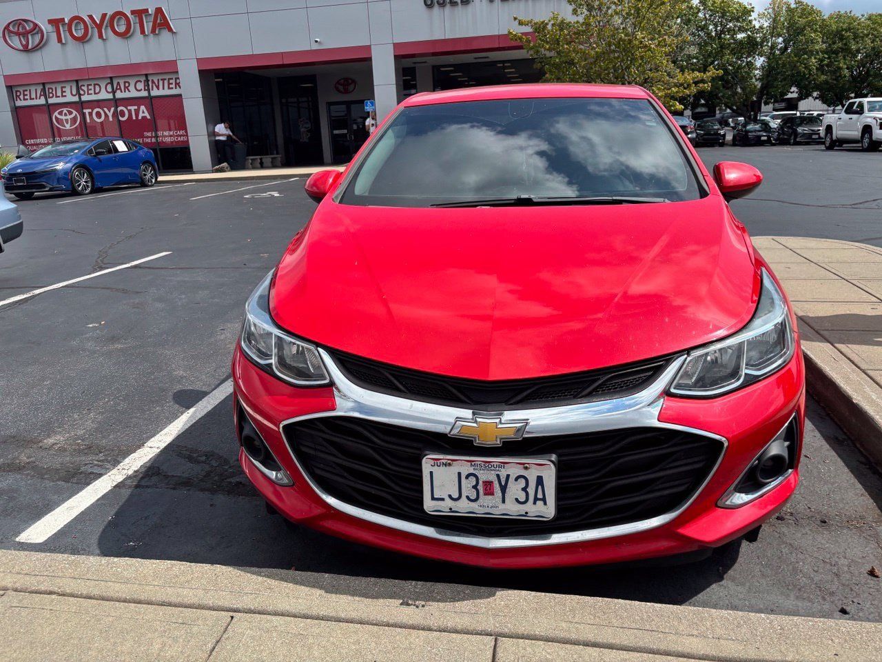 Used 2019 Chevrolet Cruze LS FWD image 4