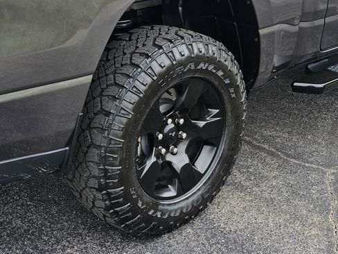 Used 2025 RAM 1500 Classic Warlock AWD/4WD image 9