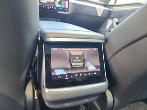 Used 2022 Tesla Model S image 30