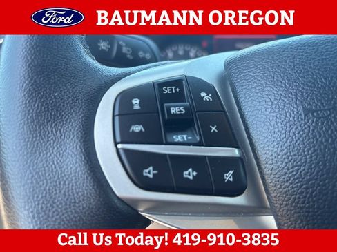 Used 2022 Ford Explorer XLT w/ Equipment Group 202A AWD/4WD image 18