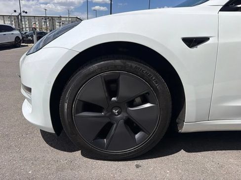 Used 2021 Tesla Model 3 Standard Range Plus RWD image 4