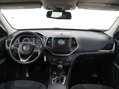 Used 2016 Jeep Cherokee Latitude AWD/4WD image 13