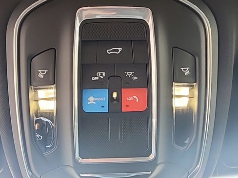 New 2025 Jeep Grand Cherokee Altitude image 32