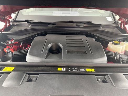 Certified 2025 Land Rover Range Rover Sport SE image 23