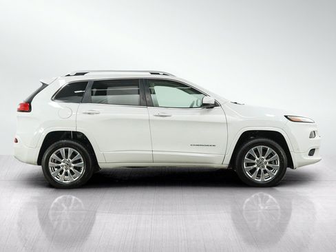 Used 2016 Jeep Cherokee Overland w/ Technology Group AWD/4WD image 6