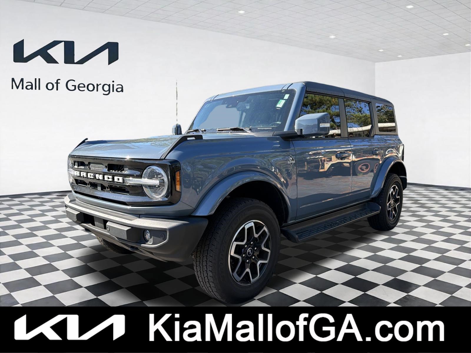 Used 2025 Ford Bronco Outer Banks AWD/4WD image 1