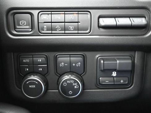 Used 2023 Chevrolet Tahoe Premier w/ Premium Package AWD/4WD image 28
