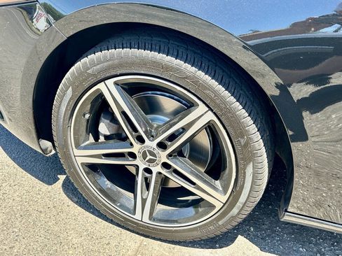 Used 2019 Mercedes-Benz A 220 4MATIC w/ Driver Assistance Package image 33