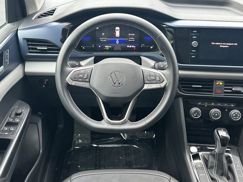 Used 2023 Volkswagen Taos SE image 27