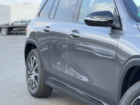 Used 2024 Mercedes-Benz EQB 300 4MATIC image 5