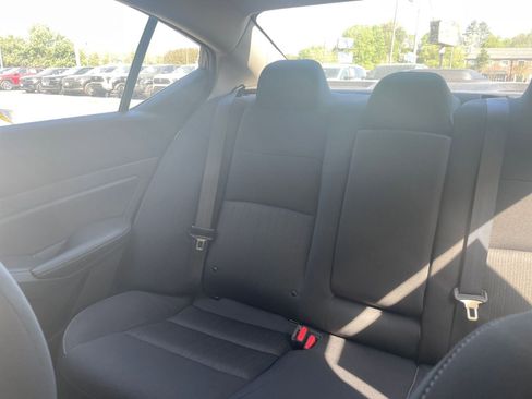 Used 2025 Nissan Altima 2.5 SV image 39