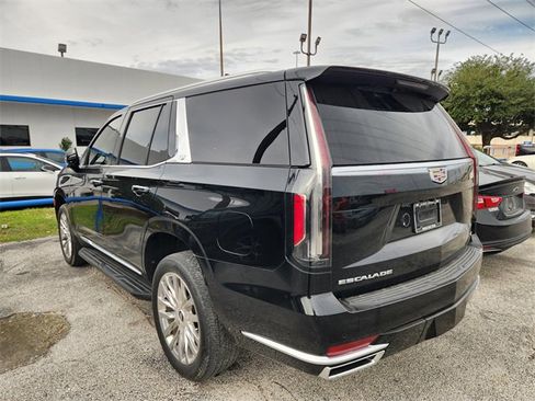 Used 2022 Cadillac Escalade Luxury image 4