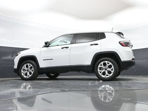 Used 2025 Jeep Compass Sport AWD/4WD image 45