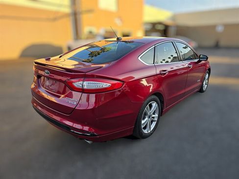 Used 2016 Ford Fusion Titanium image 2