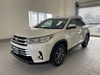 Used 2019 Toyota Highlander XLE video 1