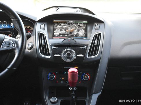 Used 2015 Ford Focus ST w/ Equipment Group 402A FWD image 24