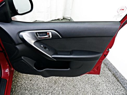 Used 2013 Kia Forte EX image 11