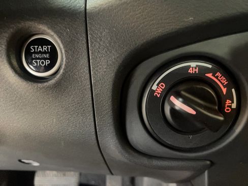 Used 2023 Nissan Frontier PRO-4X w/ Technology Package image 17