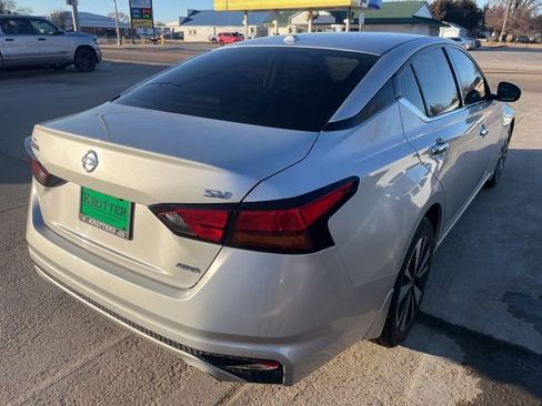 Used 2020 Nissan Altima 2.5 SV image 3