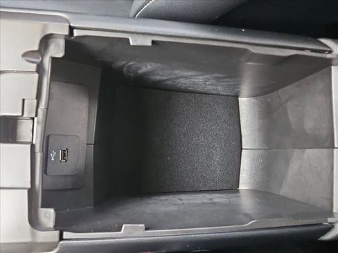 Used 2018 Ford Fusion Energi SE image 15