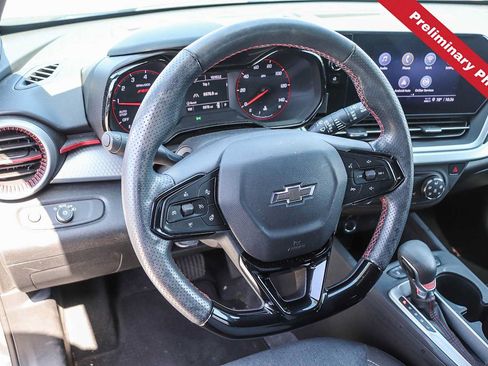 Used 2024 Chevrolet Trax RS FWD image 15
