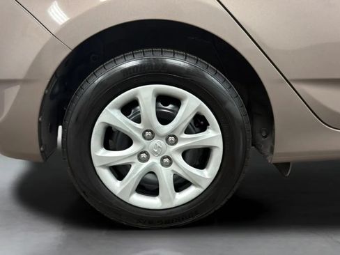 Used 2014 Hyundai Accent GS FWD image 23