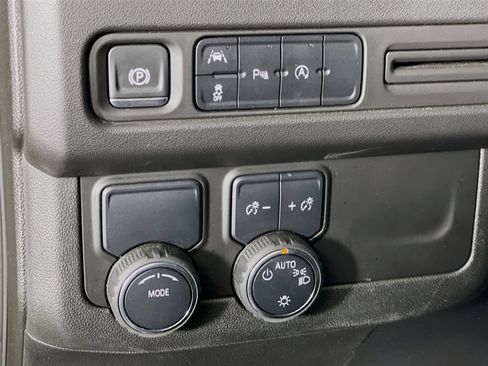 Used 2024 Chevrolet Tahoe Premier image 17