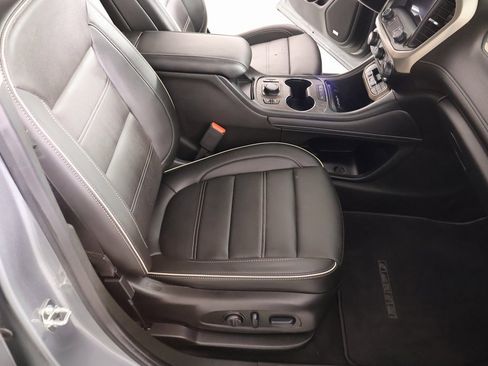 Used 2023 GMC Acadia Denali w/ Denali Technology Package image 14