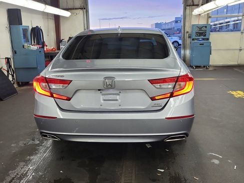 Used 2020 Honda Accord Touring image 3