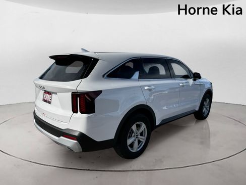 New 2026 Kia Sorento LX FWD image 4