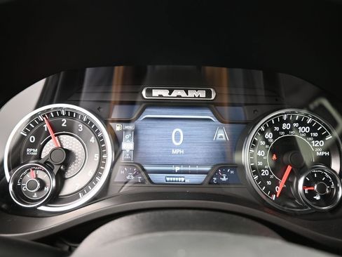 Used 2025 RAM 1500 Laramie image 28