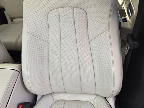 Used 2022 Mercedes-Benz GLB 250 w/ Premium Package Lite image 19