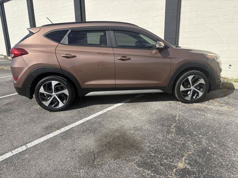 Used 2017 Hyundai Tucson Value w/ Cargo Package FWD image 4