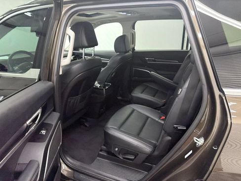 Used 2025 Kia Telluride S FWD image 22
