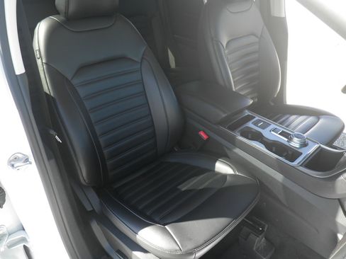 Certified 2024 Ford Edge SEL image 24