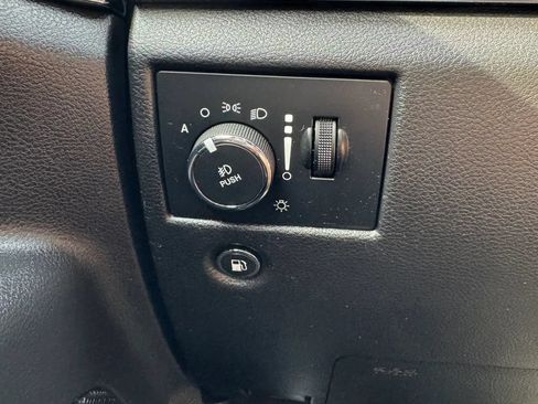 Used 2017 Jeep Grand Cherokee Limited AWD/4WD image 15