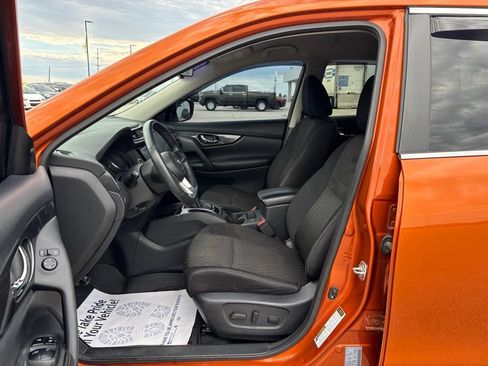 Used 2018 Nissan Rogue SV FWD image 29