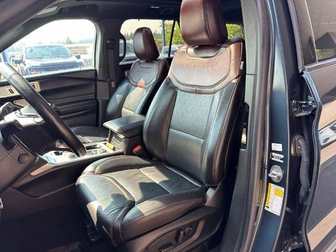 Certified 2023 Ford Explorer Platinum w/ Technology Package AWD/4WD image 20
