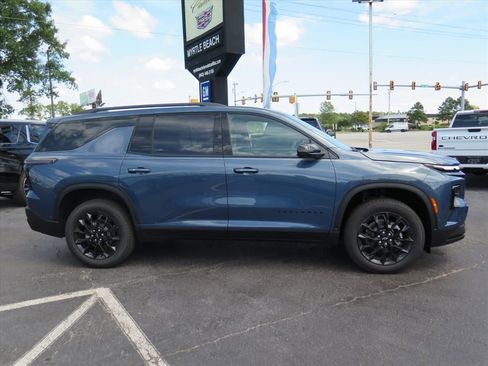 New 2026 Chevrolet Traverse LT w/ Enhanced Driving Package image 2