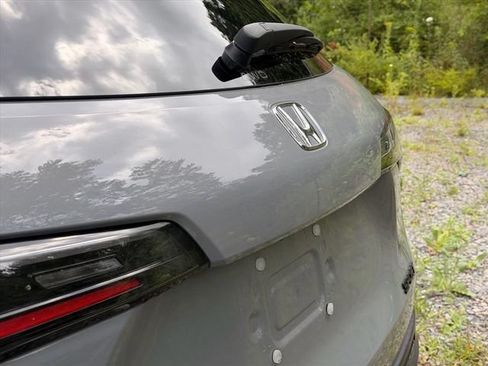 Used 2025 Honda HR-V Sport image 12