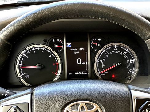 Used 2022 Toyota 4Runner Limited AWD/4WD image 25