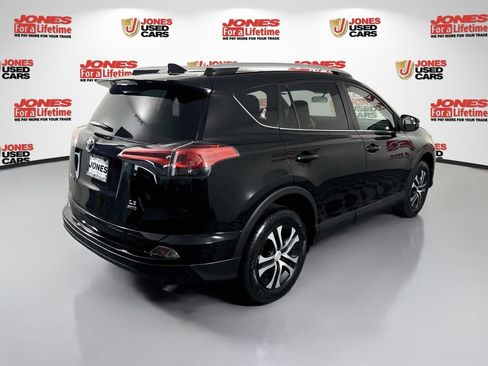 Used 2016 Toyota RAV4 LE AWD/4WD image 14