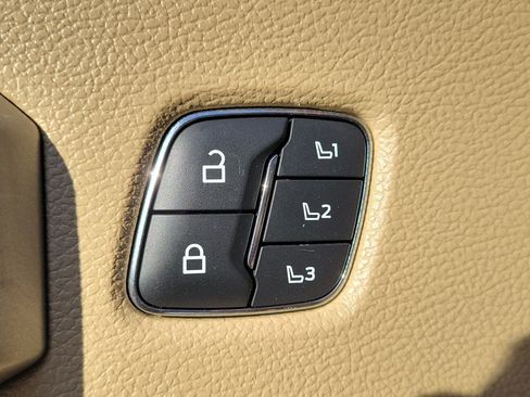 Used 2021 Ford F250 Lariat w/ Lariat Ultimate Package image 20