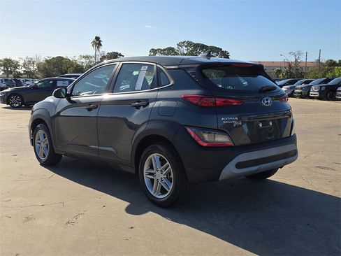 Used 2023 Hyundai Kona SE image 6