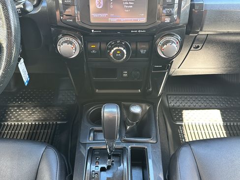 Used 2016 Toyota 4Runner Trail Premium AWD/4WD image 33