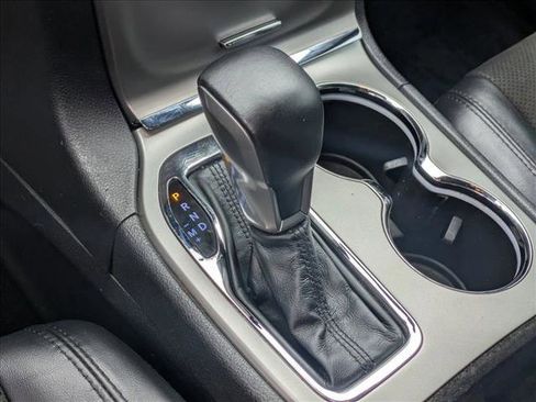 Used 2019 Jeep Grand Cherokee Altitude image 12