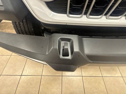 Used 2025 Jeep Wrangler Unlimited Sahara w/ Safety Group AWD/4WD image 39