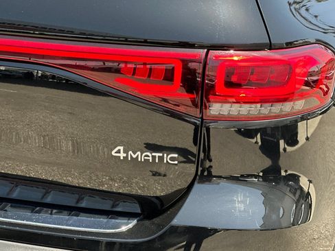 Used 2023 Mercedes-Benz EQB 300 4MATIC image 27