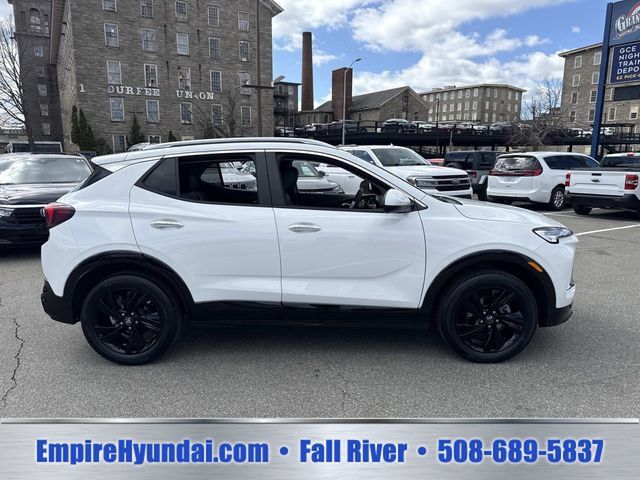 Used 2024 Buick Encore GX Sport Touring AWD/4WD image 3